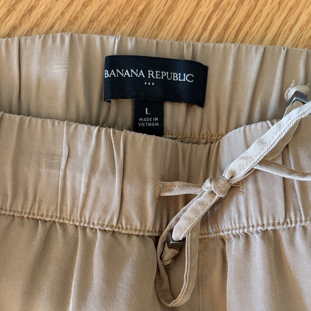 Banana Republic Beige Cargo Jogger Pants - Picture 2 of 11